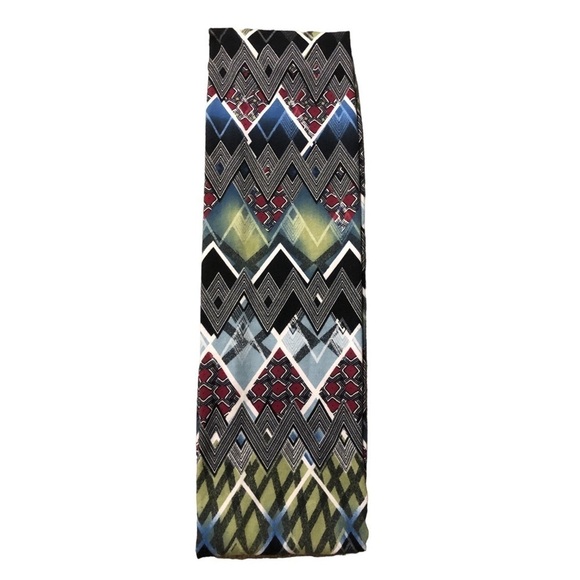 Charlotte Daniel Soft Multicolored Geo Design Infinity Scarf 29" - Picture 2 of 8